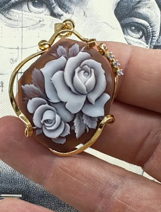Authentic The Golden Silhouette Cameo Talisman Of Italian Artisans