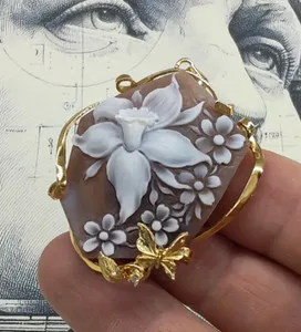 Authentic The Golden Sirens Whispering Shell Cameo Pendant