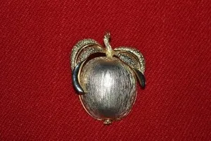 Authentic Peach of Enlightenment: Golden Emanations of Inner Wisdom