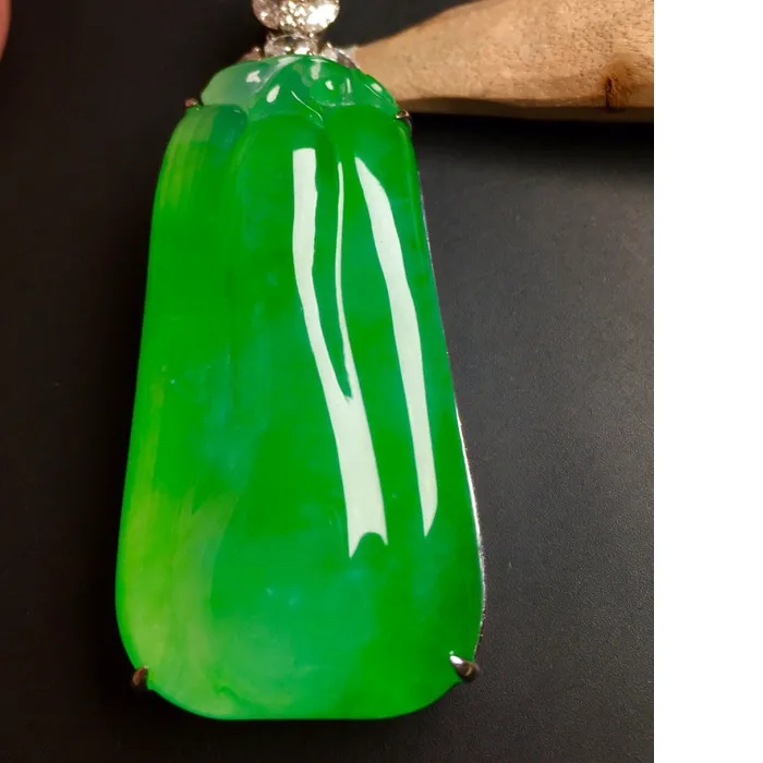 Authentic The Serene Lotus Bright Green Jade Guanyin Talisman In 18K Gold Setting