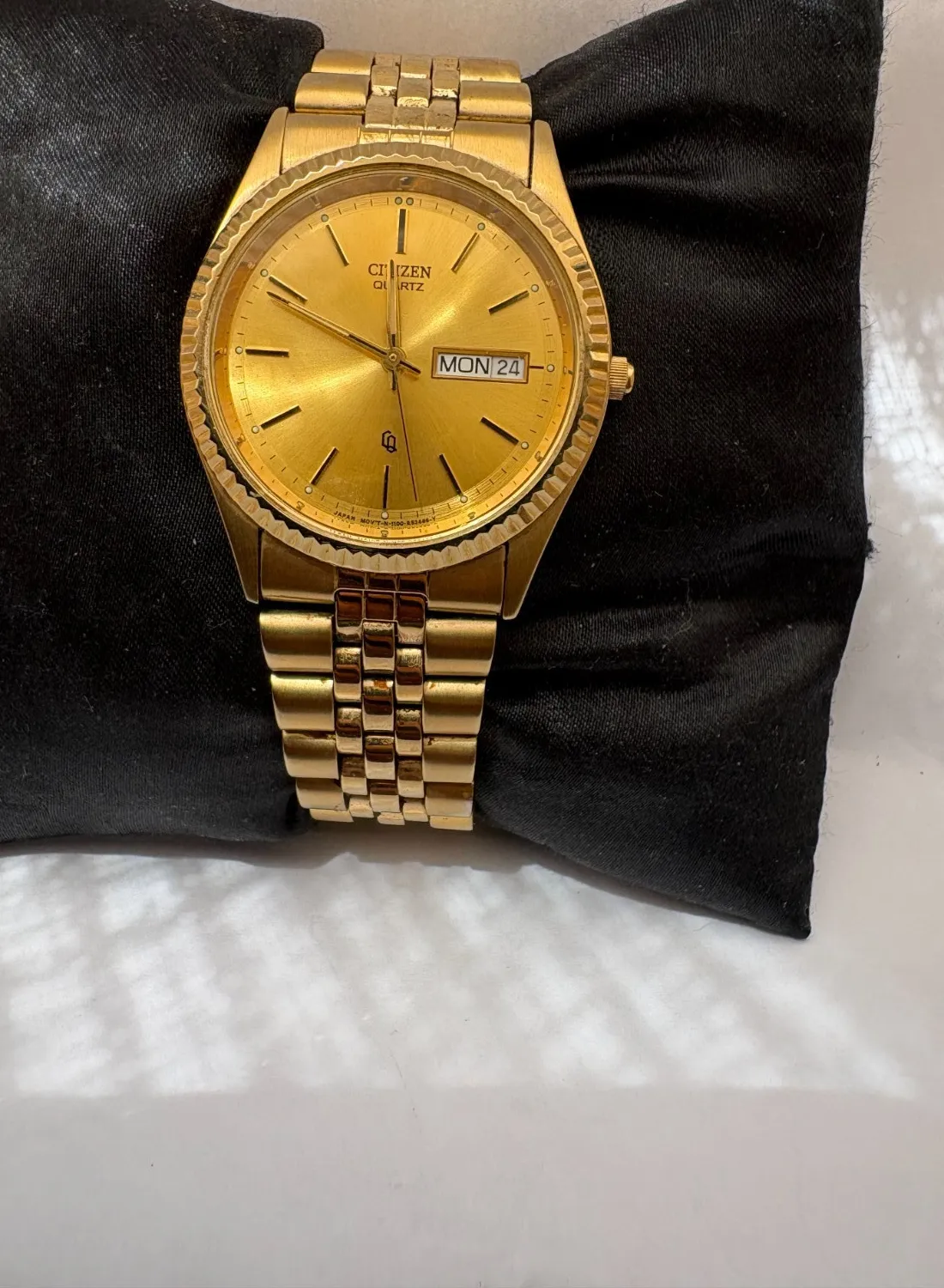 Authentic Chrono Oracle's Gold Plated Timekeeper: Harmonizing the Tides of Fate