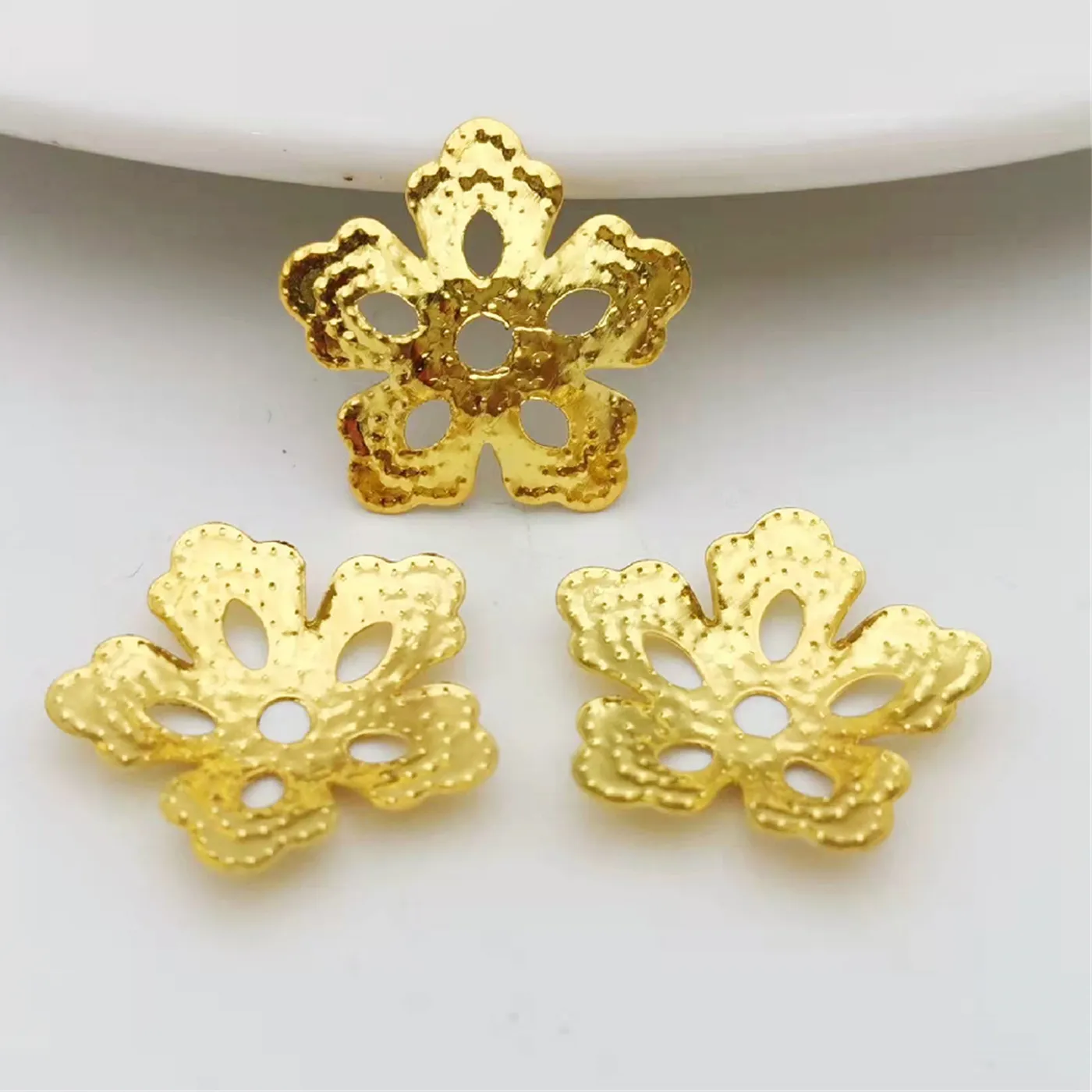 Authentic 50/200 Pieces 17mm Gold color/White K Metal Filigree Flower Slice Charms Base Setting DIY Jewelry Components Findings