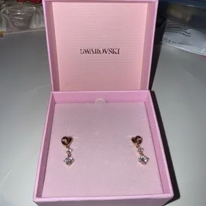 Authentic Butterfly's Embrace: Rose Gold Plated Swarovski Crystal Heart Earrings