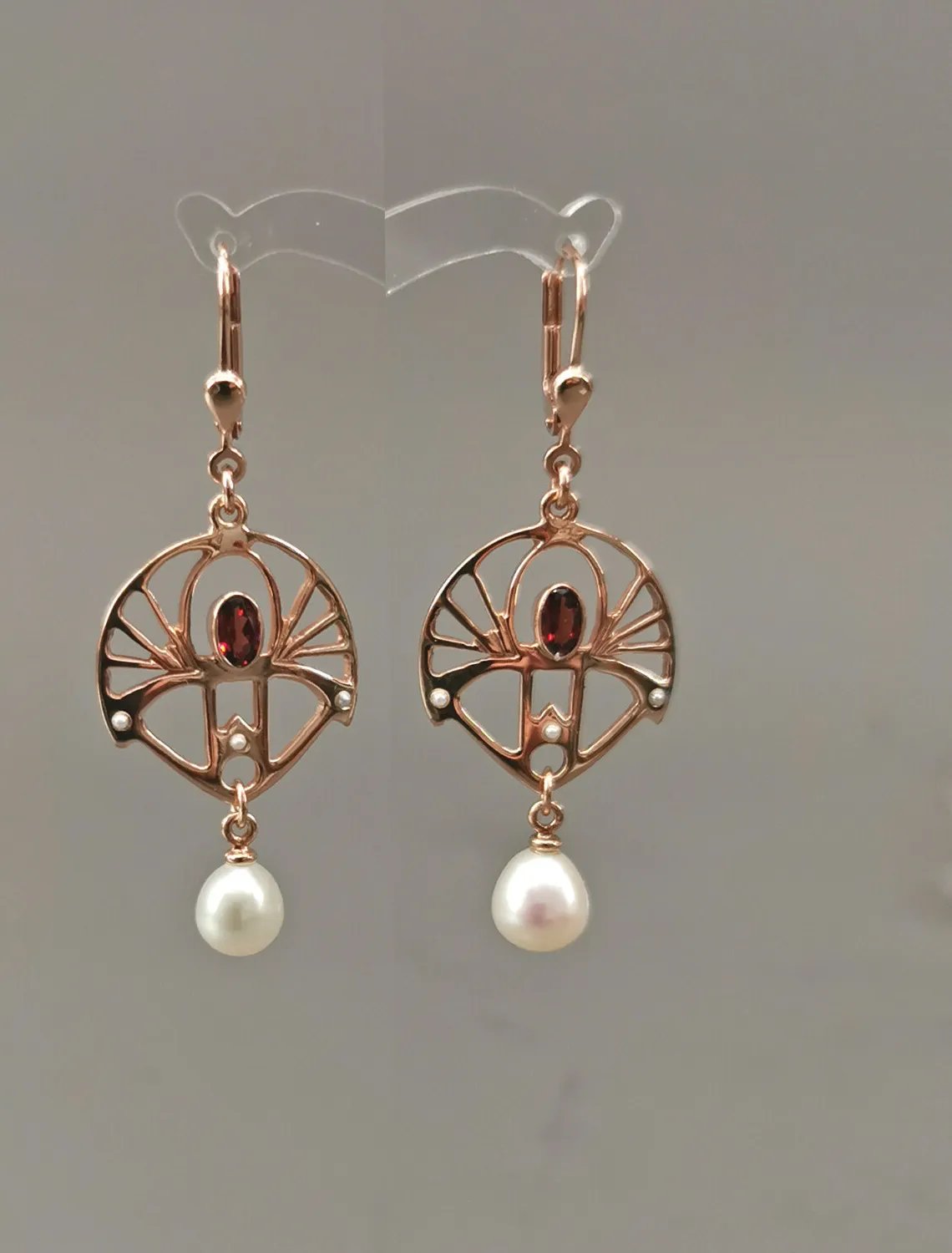 Authentic Garnet & Pearl Whispering Earrings – Gold-Plated 925 Silver Talisman