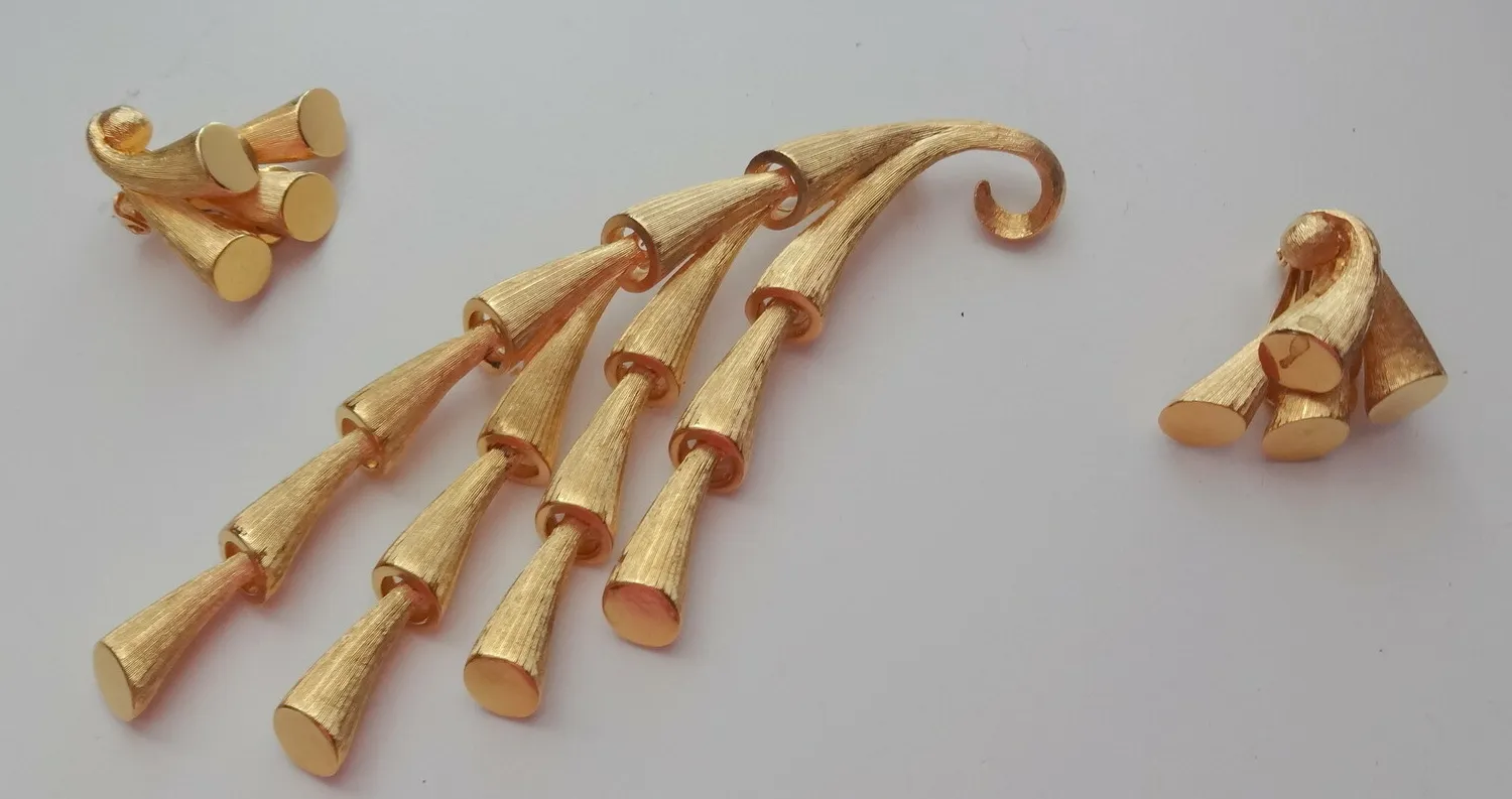 Authentic Golden Bamboo Whisper: 1940s Kramer Clip-On Brooch Set