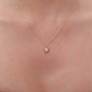Authentic 0.08 Ct Round Cut Simulated Diamond Cute Tortoise Pendant 14k Yellow Gold Plated