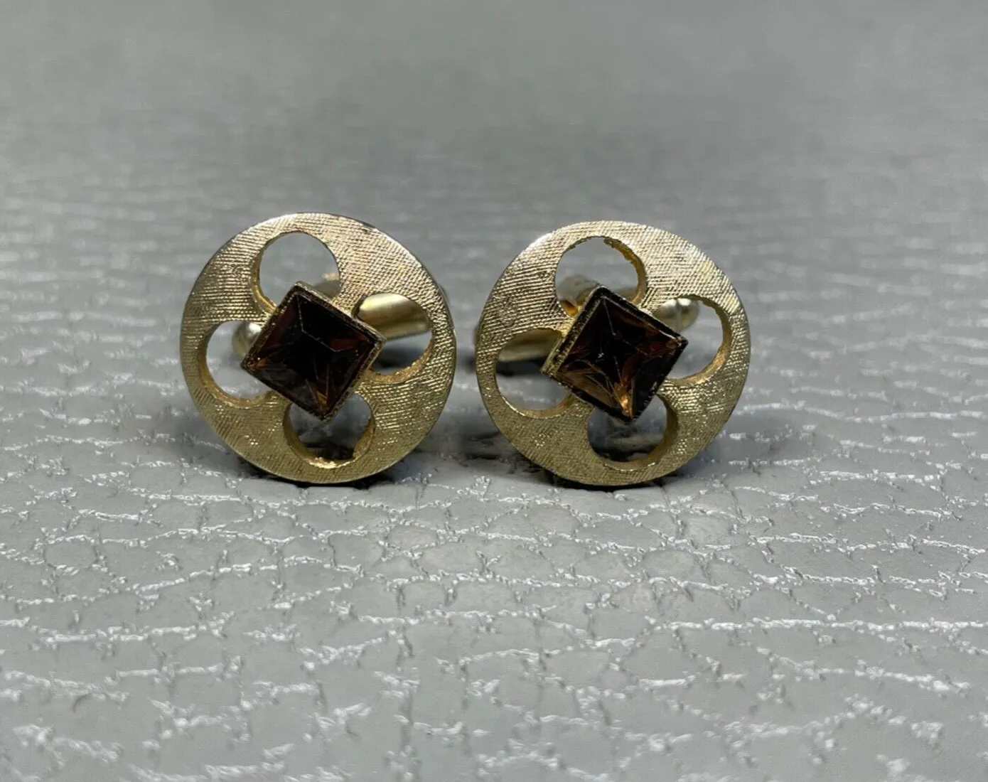 Authentic Vintage Reticulated Amber Colored Stone Yellow Gold Plated Cuff Links