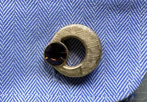 Authentic Vintage Amber Colored Stone Cut Out Circle Yellow Gold Plated Cuff Links