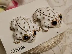 Authentic The Gilded Amphibian of Transformation Vintage Ciner Enamel Frog Earrings