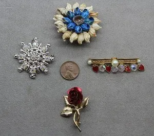 Authentic Vintage! (4) Different Seashells, Gold Plated Rose, Snow Flake...Brooch Set!