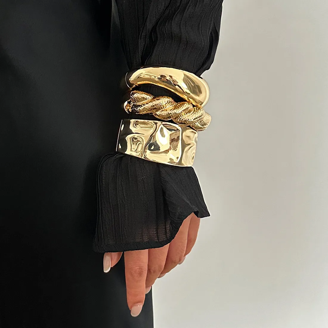 Authentic Vintage Gold Color Hip Hop Metal Irregular Spring Bangles Punk Wide Cuff Geometric Bracelets Couple Women Men Emo Party Jewelry
