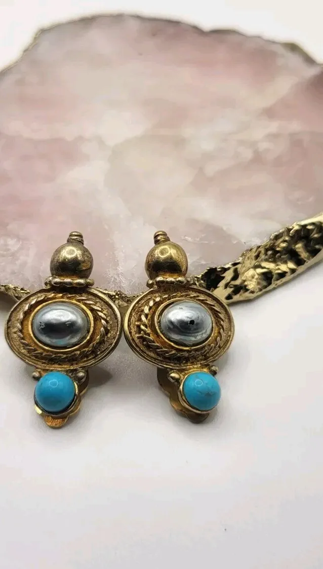 Authentic Signed JADED Earrings 22K Gold Plated Turquoise Grey Pearl Cabochon Clip-On 