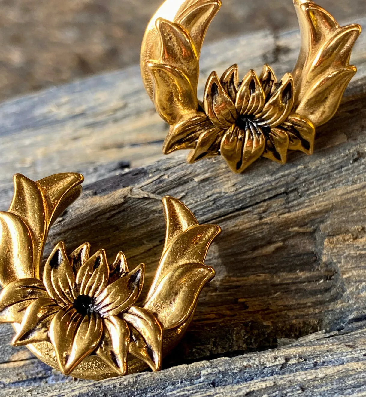 Authentic PAIR Gold Plated Lotus Flower Saddle Ear Spreader Surgical Steel Tunnel Plug