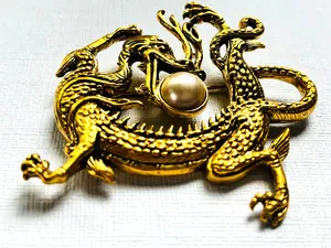 Authentic The 1988 Metropolitan Museum of Art Golden Laughing Dragon Talisman
