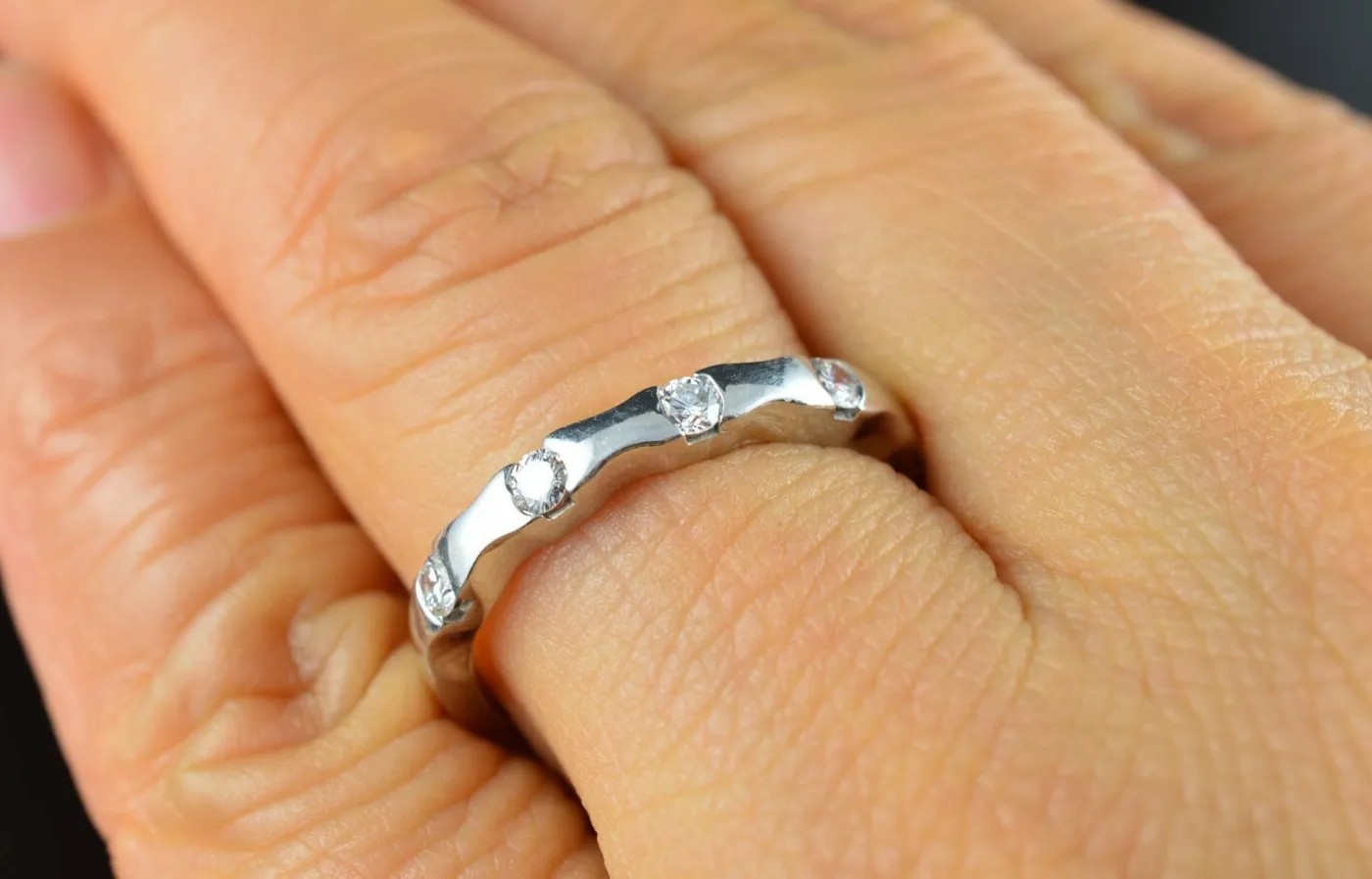 Authentic 1Ct Round Cut Simulated Diamond Bamboo Design Wedding Band White Gold Plated