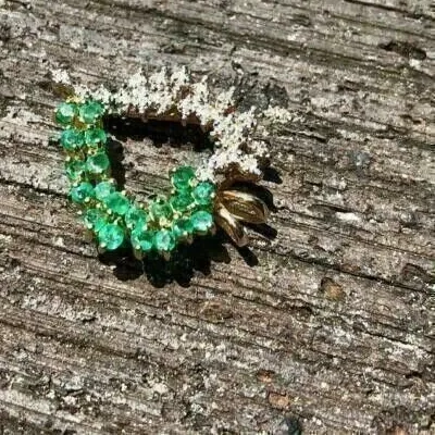 Authentic 2 Ct Round Cut Simulated Emerald Women's Heart Pendant In 14K Yellow Gold Plated