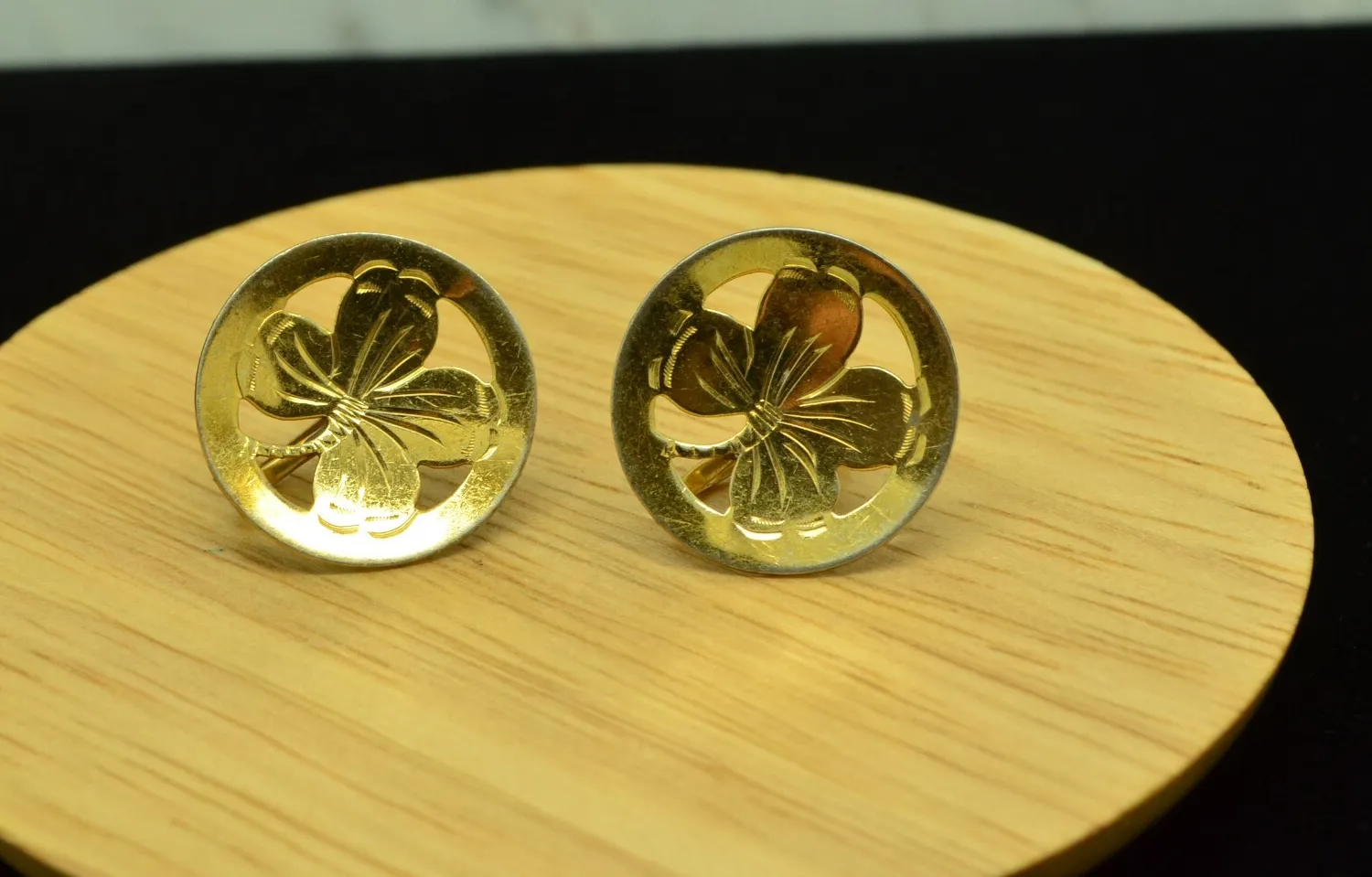 Authentic Gold plated 925 Sterling Silver round framed four leaf clover screwback earrings