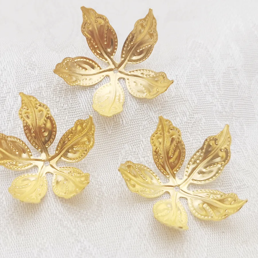 Authentic 20/100 PCS diy Jewelry Accessories 29mm Gold color Metal Filigree Flowers Slice Five-leaved receptacle Spacer Charms Jewellry