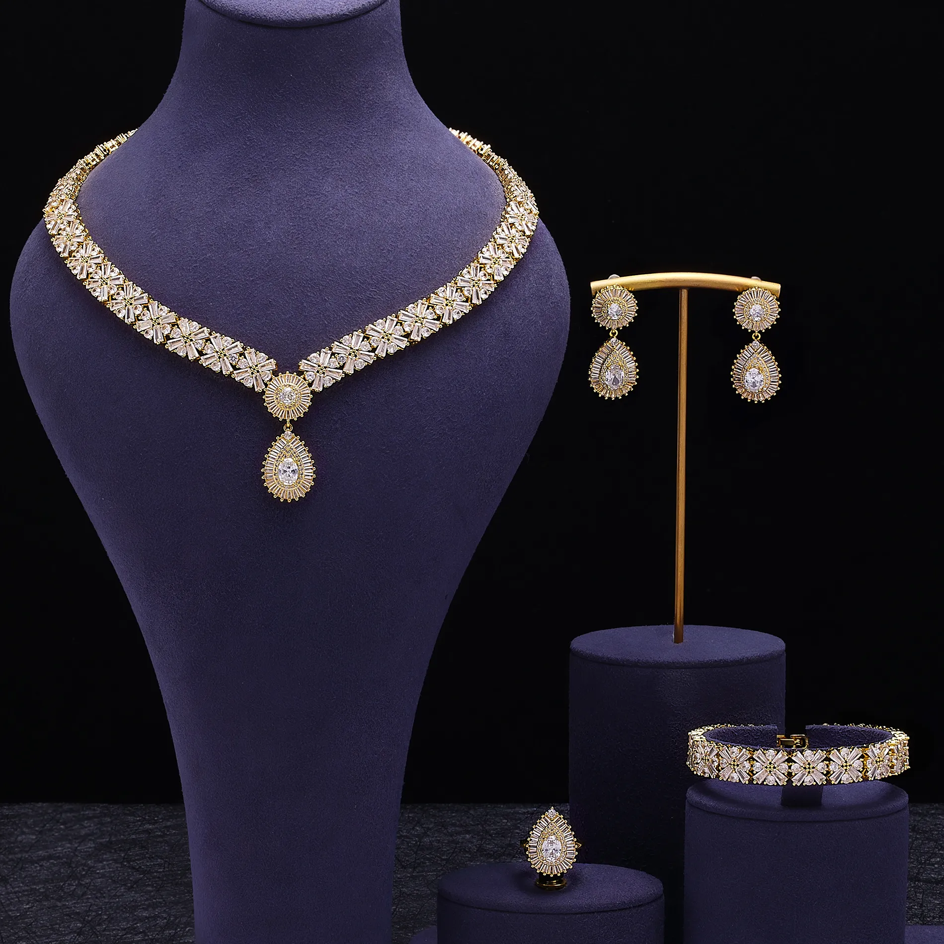 Authentic Popular Water Drop Bridal Jewelry Sets For Women Gold Plated CZ Zircon 4pcs Necklace Earring Sets Dubai Wedding Jewelry