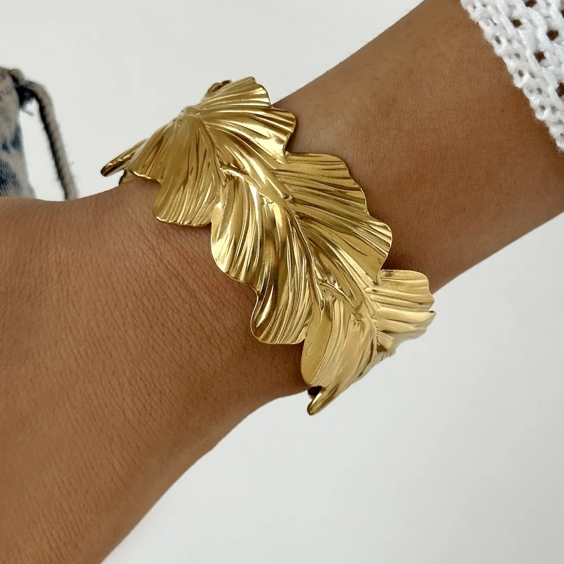 Authentic Vintage Stainless Steel Wide Leaves Bracelets For Women Men Exaggerated Gold Color Plant Tree Leaf Chunky Bangles Punk Jewelry