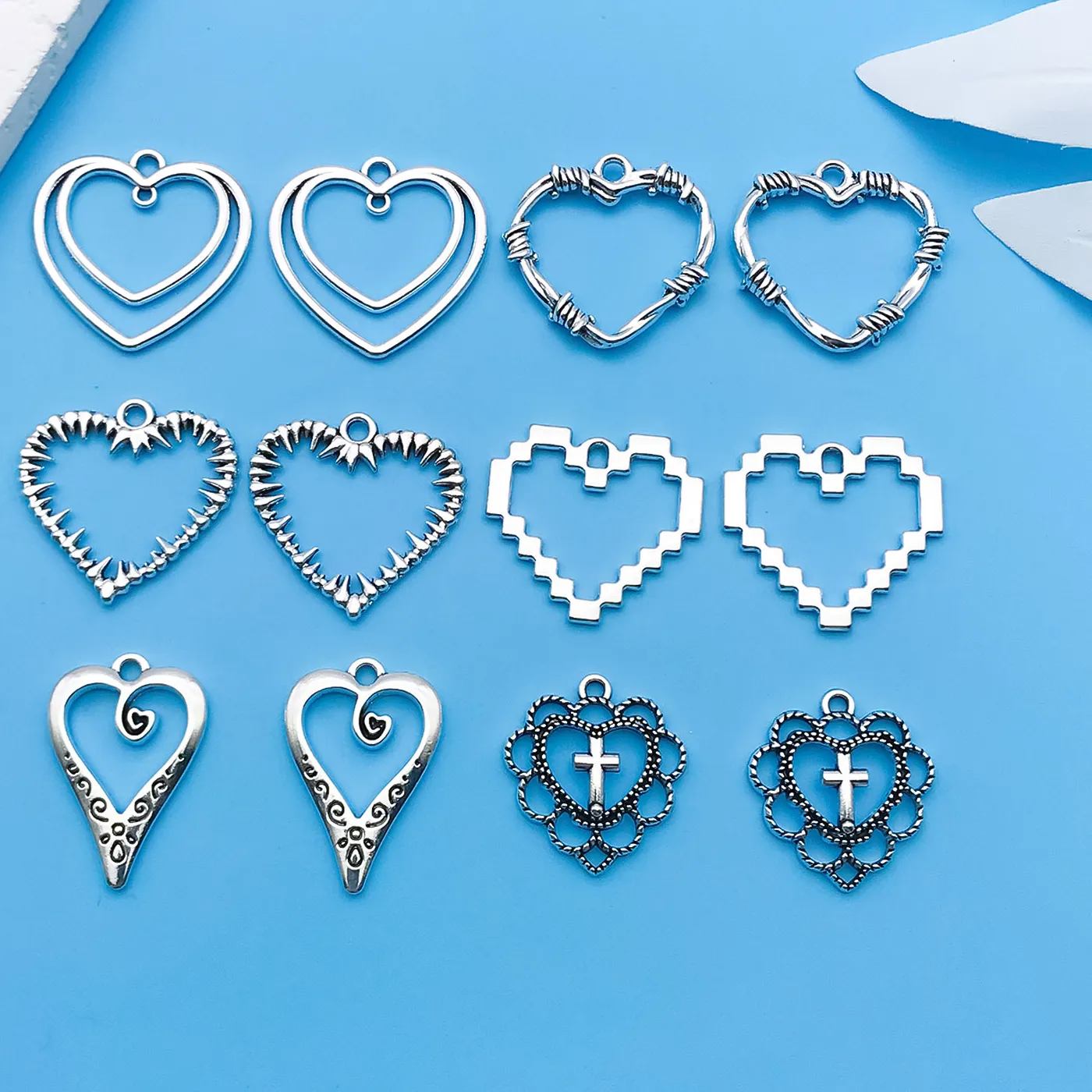 Authentic 12/20pcs Antique Silvery Heart Charm Hollow Design Heart Pendant For Jewelry Making Crafting Accessory For DIY Necklace Bracelet