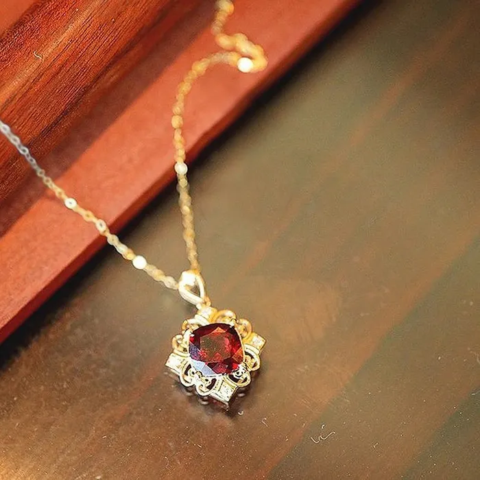 Authentic CAOSHI Bright Red Crystal Pendant Necklace for Women Gold Color Accessories for Lady Charming Jewelry for Anniversary Ceremony