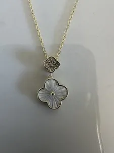 Authentic Luminous Bloom: The Eternal Pearl and Gold Petal Talisman