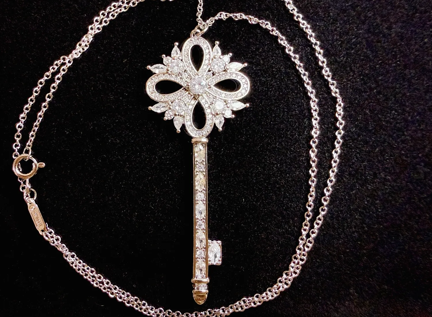 Authentic The Key to Hidden Realms Pendant in 18K White Gold