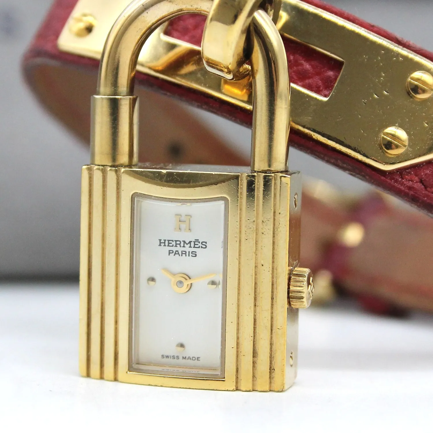 Authentic 1990s HERMES Kelly Watch KE1.201 Gold Plated Cadena Lock 20mm Quartz Womens A626