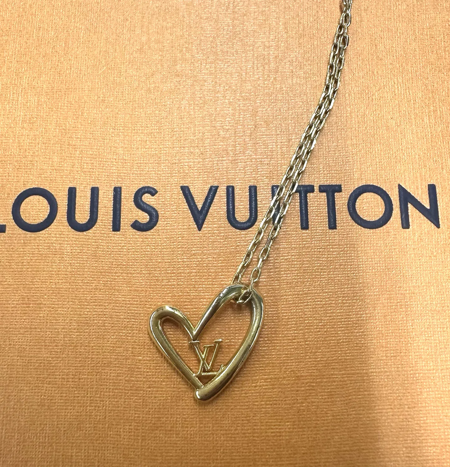Authentic Louis Vuitton Collier Heart Foreign Love Necklace Gold Plated - Dust bag/Box
