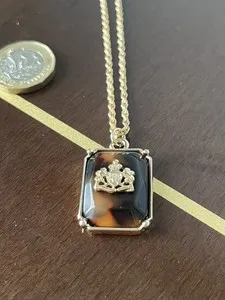 Authentic NWT Ralph Lauren chunky gold plated tortoise signature crest charm necklace