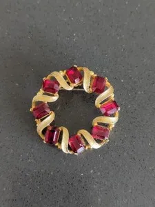 Authentic Vintage Gold Plated Circle Brooch With Garnet Red Rhinestones F62