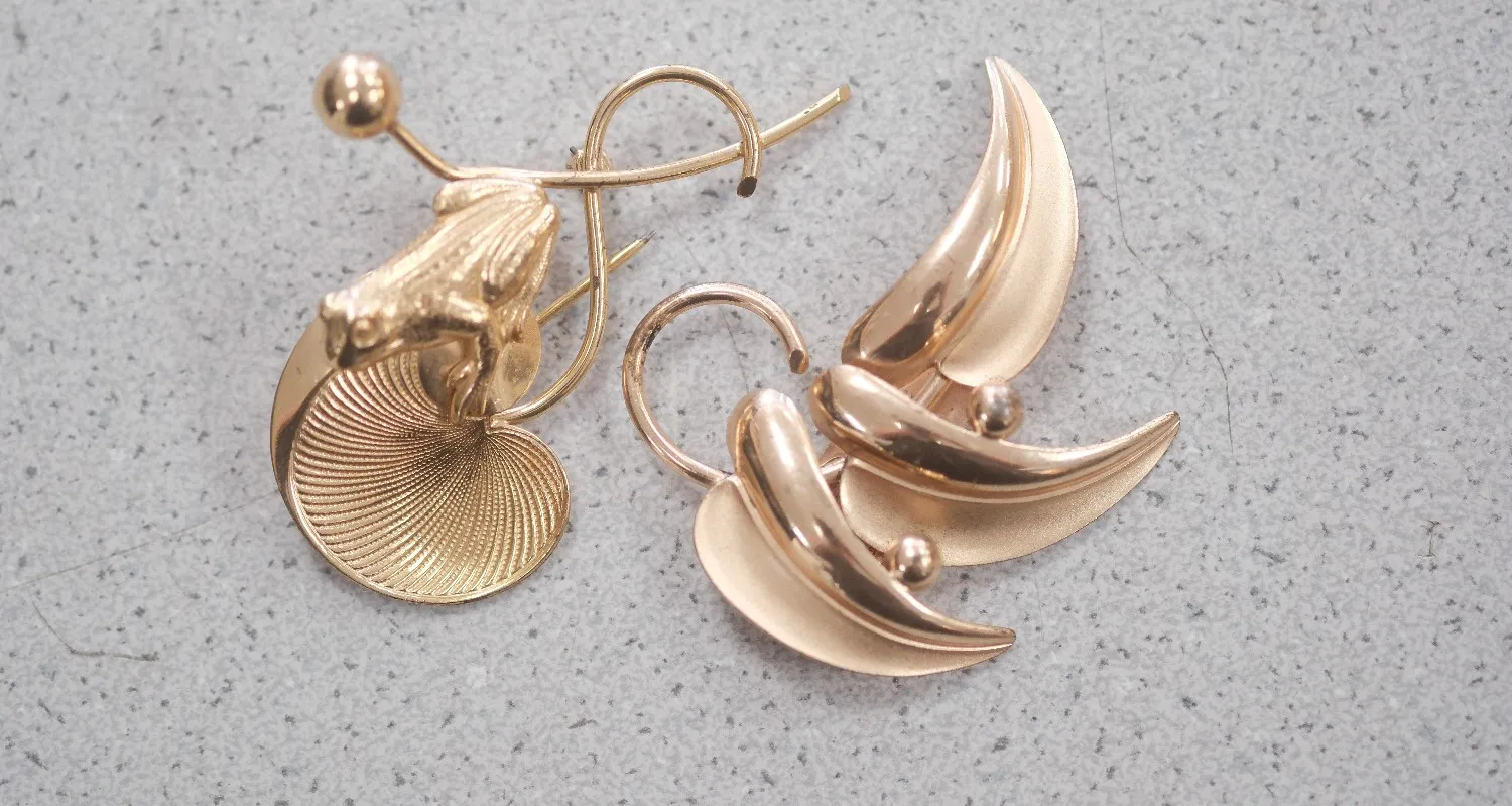 Authentic The Gilded Amphibian & Sacred Leaf Talisman Brooch Set