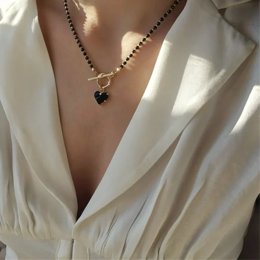 Authentic Fashionable Black Crystal Bead Necklace Crystal Zircon Heart-Shaped Pendant New 2024