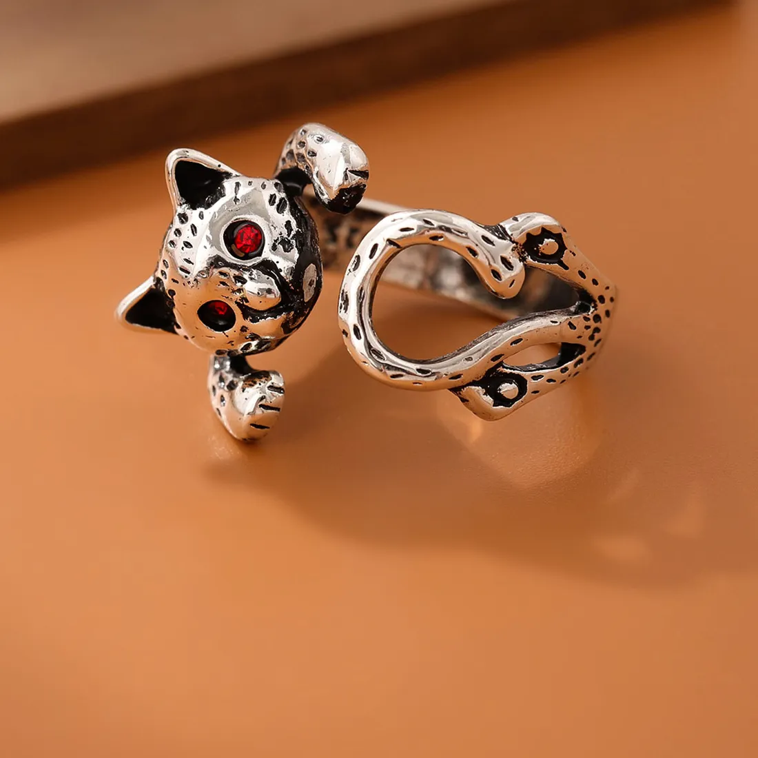 Authentic Creative Personality Lucky Cat 925 Sterling Silver Retro Jewelry Ethnic Style Red Eye Crystal Opening Rings R280