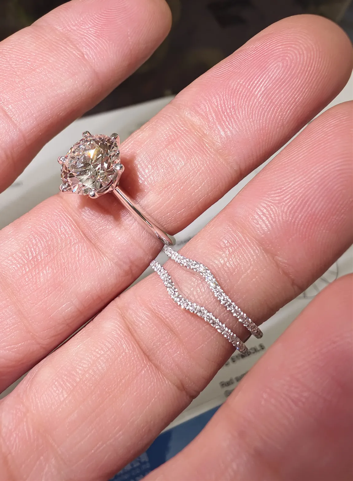 Authentic The Eternal Luminescence 3CT Lab-Grown Diamond Solitaire in 18K Gold