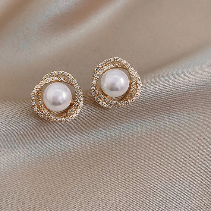Authentic 2020 Trendy Unusual Geometric Whirlpool Shape Pearl Clip on Earrings for Woman Non Pierced Exquisite Fashion Jewelry Party