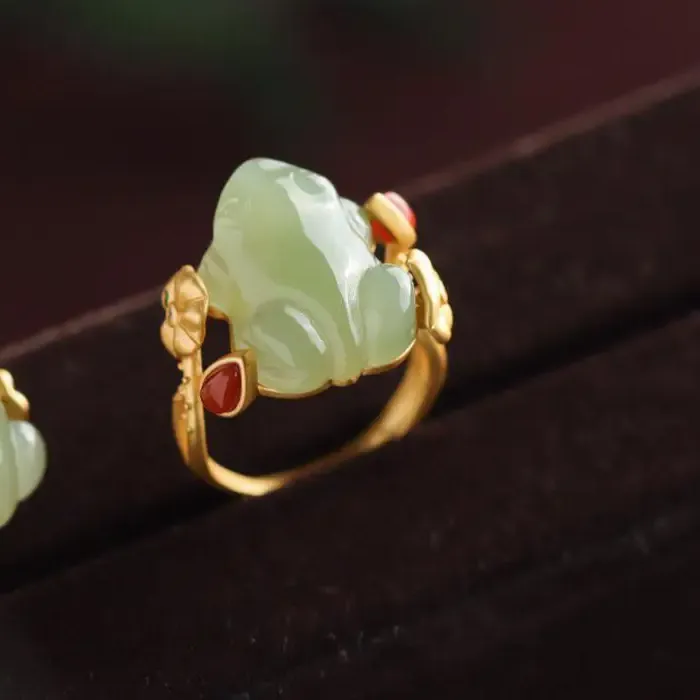 Authentic Emerald Sentinel: The Jade Frog Prosperity and Abundance Talisman