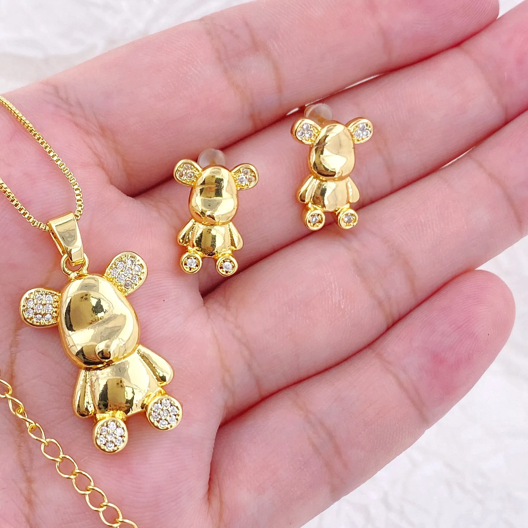 Authentic Luxury 18K Yellow Gold Plated Micro Pave CZ Lovely Little Bear Pendant Necklace Stud Earrings Jewelry Sets For Girls Women