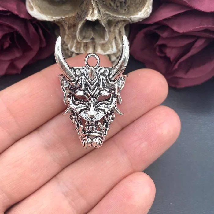 Authentic 2Pcs 38 27 Exquisite Gothic Ghost Mask Classic Punk Hip- Hop Rock Diy Jewelry Horror Jewelry Accessories