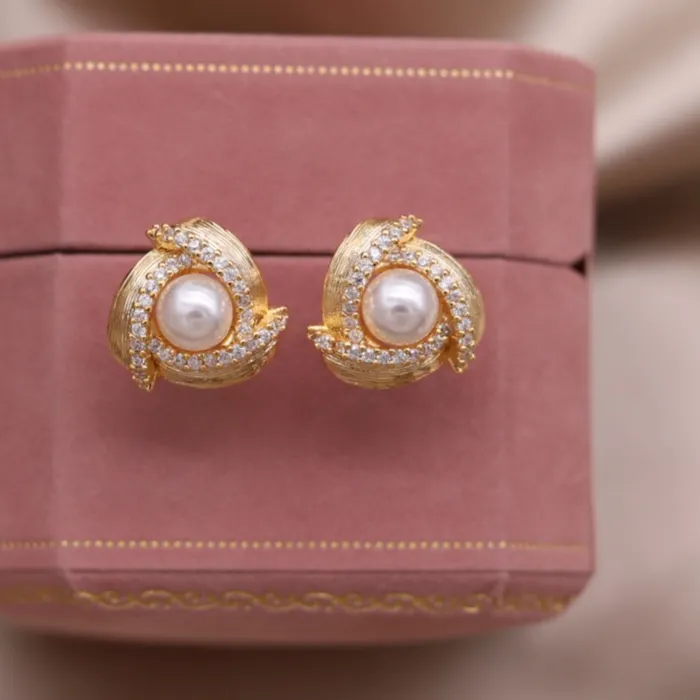 Authentic Korean new design fashion jewelry 14K gold plated simple triangle zircon pearl earrings elegant women's daily work accessories