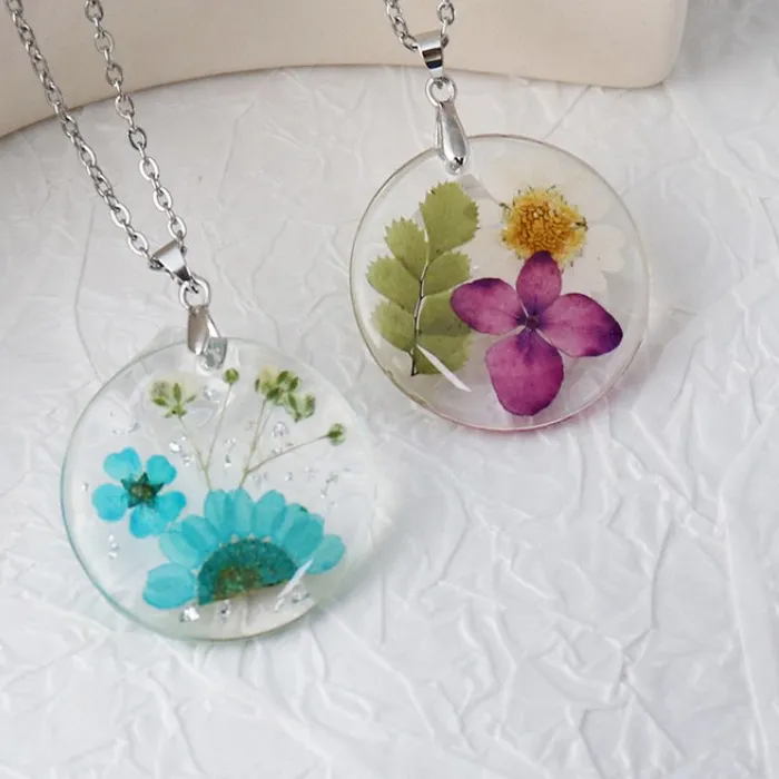 Authentic Transpant Epoxy Resin Dried Flower Necklaces Elegant Pressed Flower Pendant Charm Necklaces Stainless Steel Chain Custom Package
