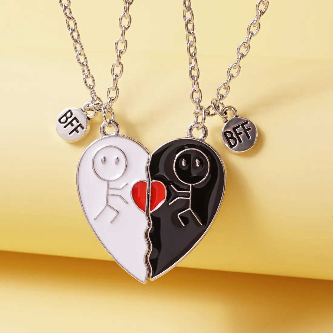 Authentic 2 Pcs/Set Magnetism Best Friends Pendant Necklace for Women Couple Love Broken Heart Clavicle Chain Valentine's Day