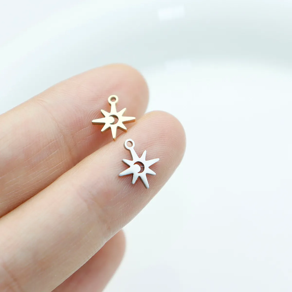 Authentic 10pcs Shiny Mini Star Moon Mirro Polished Accessory Necklace Charms PVD Plate DIY Jewelry Accessory