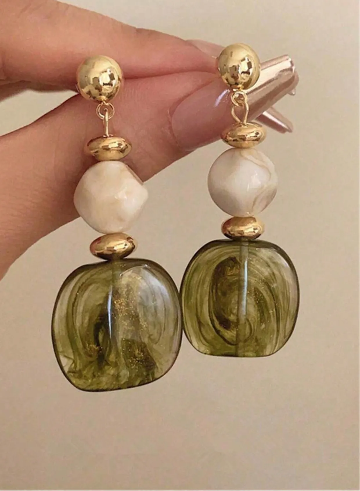 Authentic 1 Pair Vintage Asymmetrical Tie Dye Acrylic Long Pendant Earrings For Women European And American Style Suitable For Party Banquet Travel Wedding Vacation Daily Wear Jewelry Gift-211