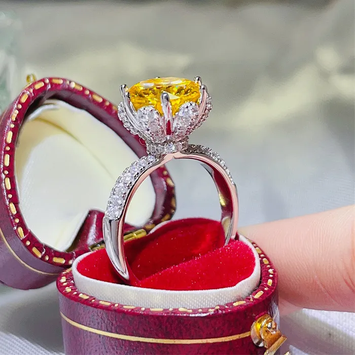 Authentic Flower 1/2/3/5Ct Yellow Moissanite Diamond Ring 925 Sterling Silver Party Wedding Band Rings for Women Bridal Engagement Jewelry