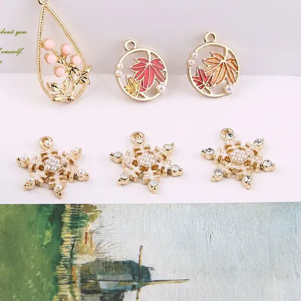 Authentic 1pcs Diy Earring Jewelry Small Fresh Pearl Water Drop Snowflake Maple Leaf Pendant Necklace Handmade Material Pendant