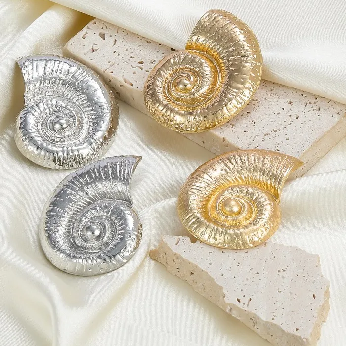 Authentic Tides of Elegance: The Gilded Conch Coastal Amulet