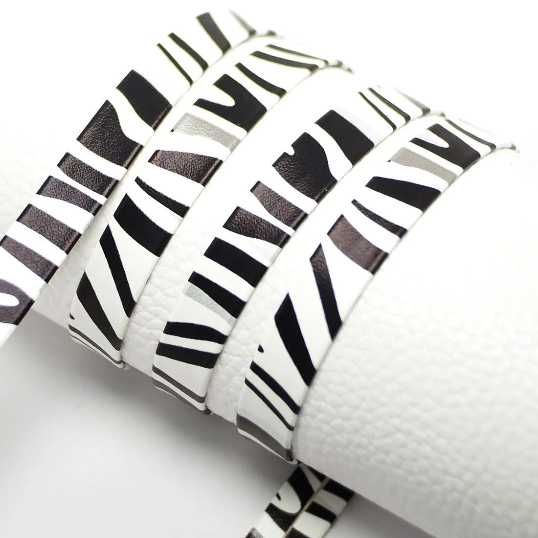 Authentic 3 Meter Soft Leather Cord,10mm Black And White Zebra Print Bonding Leather Strips,Bracelet Necklace Making，Vintage Leather Cord