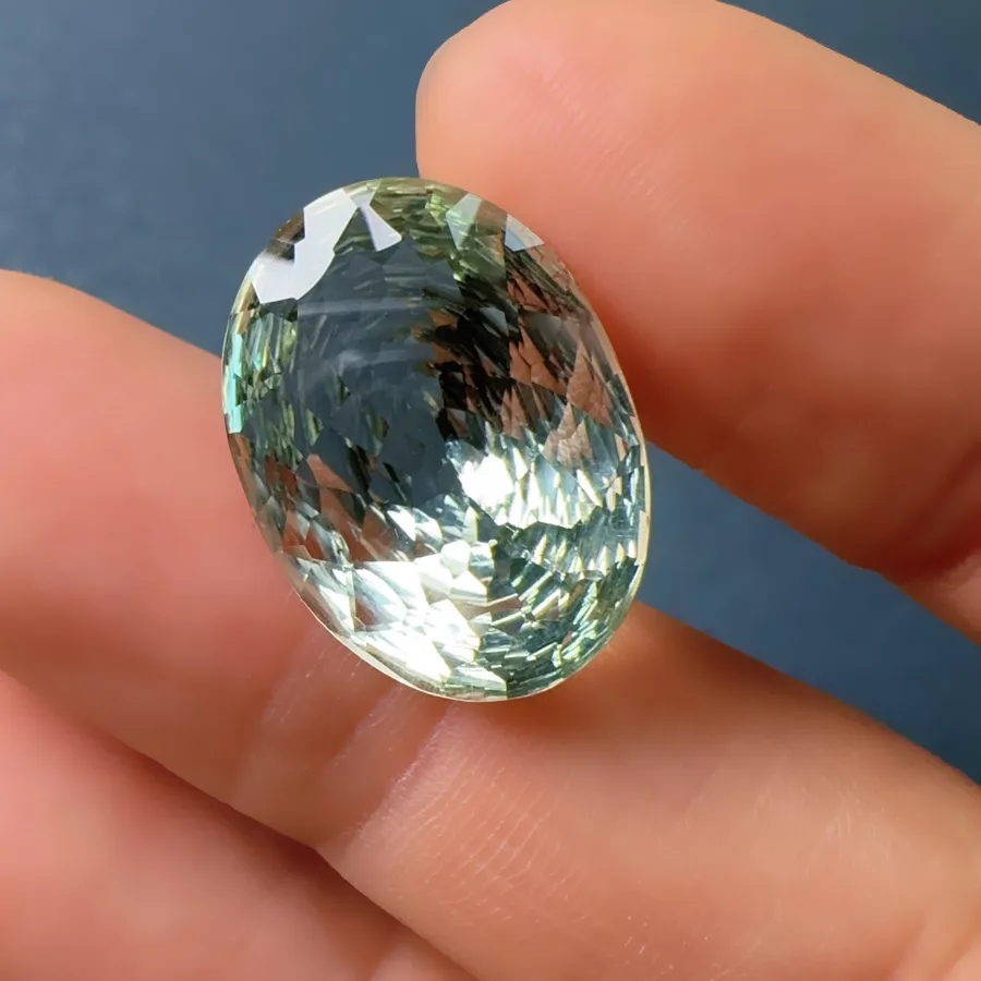 Authentic Natural big 13ct  Green amethyst crystal oval 15*20mm  bird's nest cuting fine loose gemstone for Do It Yourself jewelry